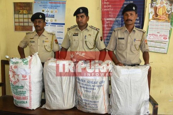 Police seized ganjas worth 2 lakh from Indo-Bangla border